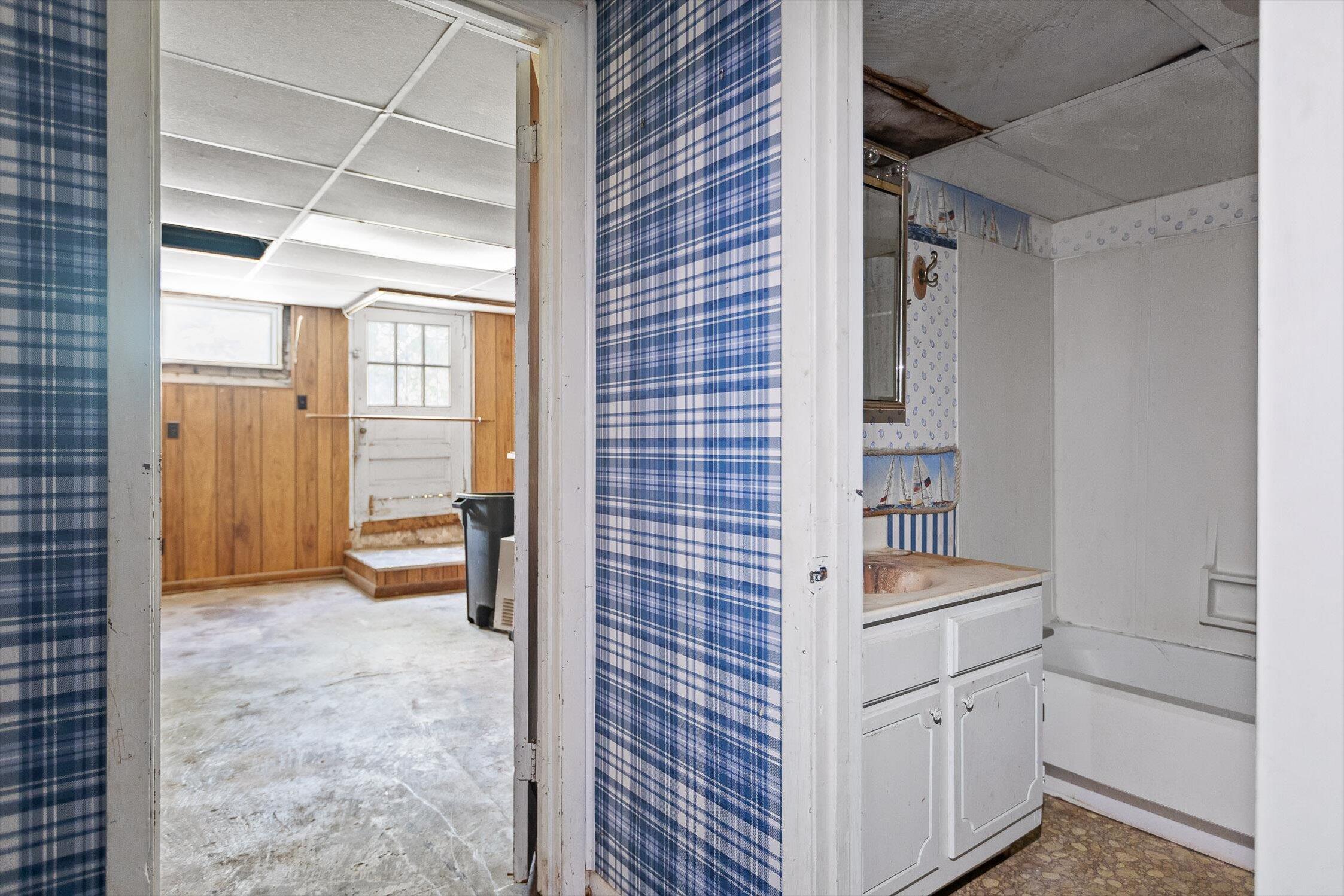 Chattanooga, Tennessee 37411, United States, 4 Bedrooms Bedrooms, ,3 BathroomsBathrooms,Residential,Active,124075