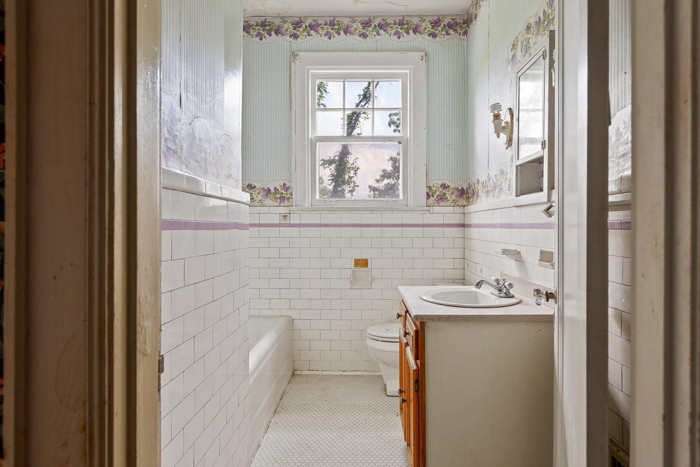 Chattanooga, Tennessee 37411, United States, 4 Bedrooms Bedrooms, ,3 BathroomsBathrooms,Residential,Active,124075