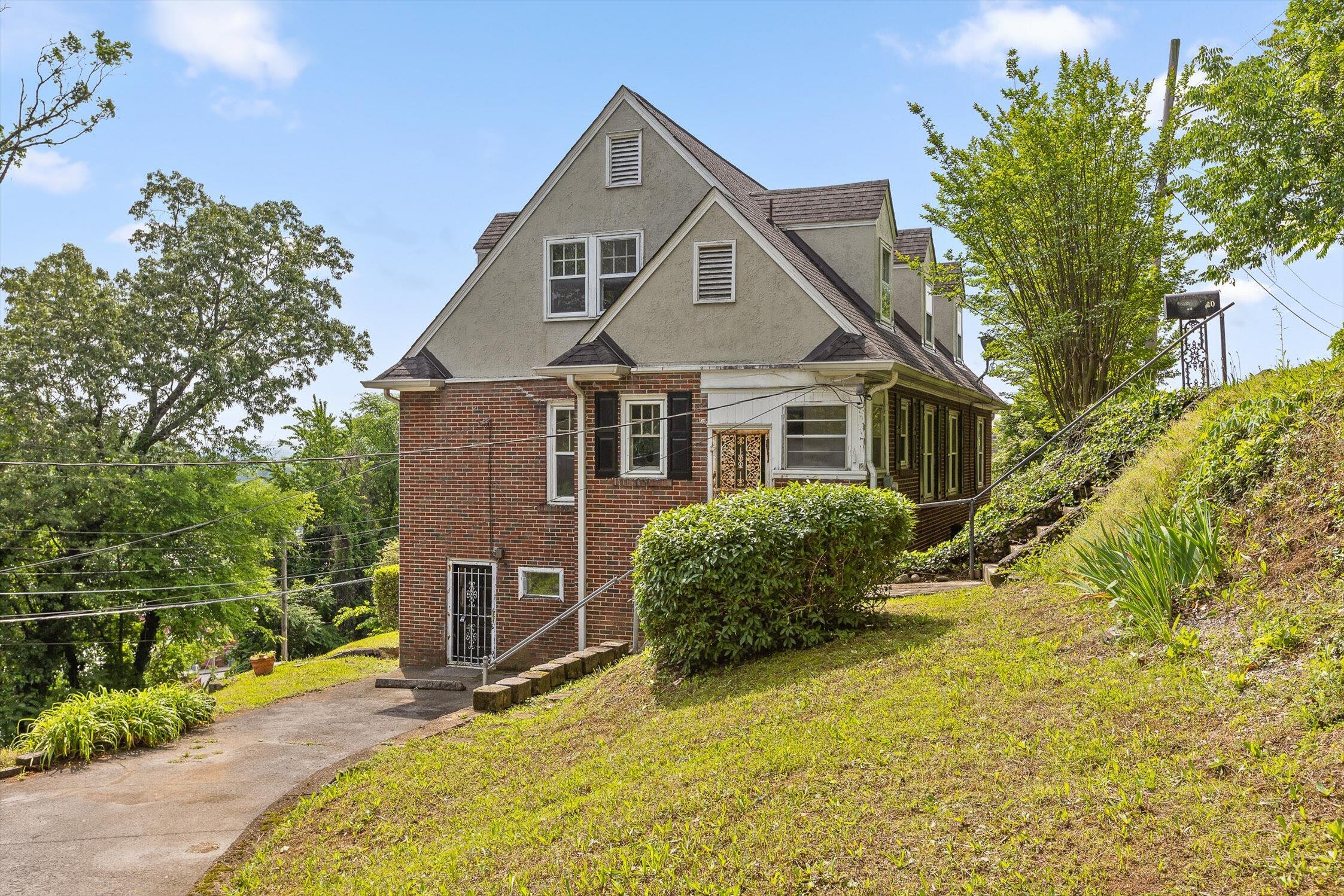 Chattanooga, Tennessee 37411, United States, 4 Bedrooms Bedrooms, ,3 BathroomsBathrooms,Residential,Active,124075