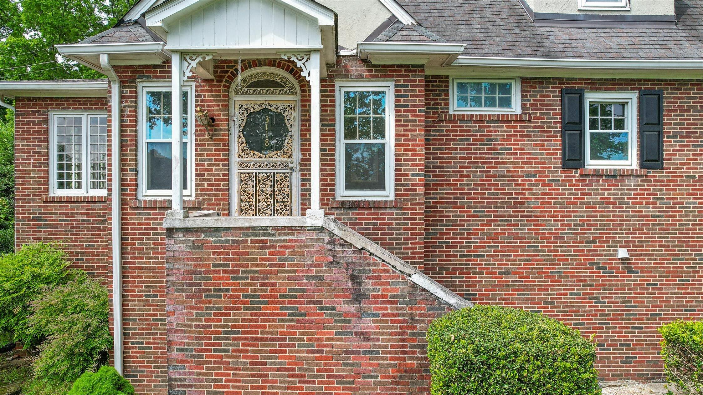 Chattanooga, Tennessee 37411, United States, 4 Bedrooms Bedrooms, ,3 BathroomsBathrooms,Residential,Active,124075