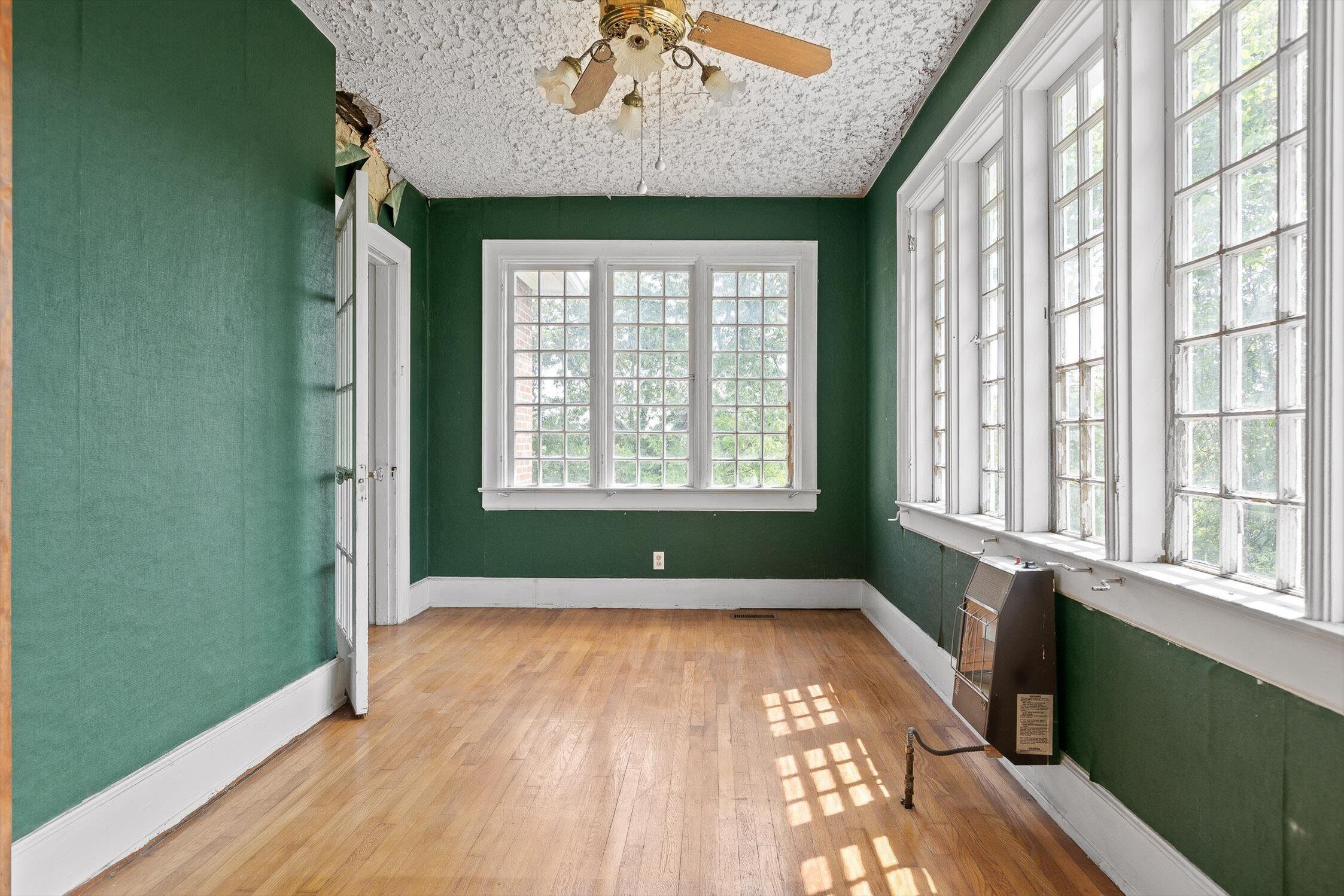 Chattanooga, Tennessee 37411, United States, 4 Bedrooms Bedrooms, ,3 BathroomsBathrooms,Residential,Active,124075