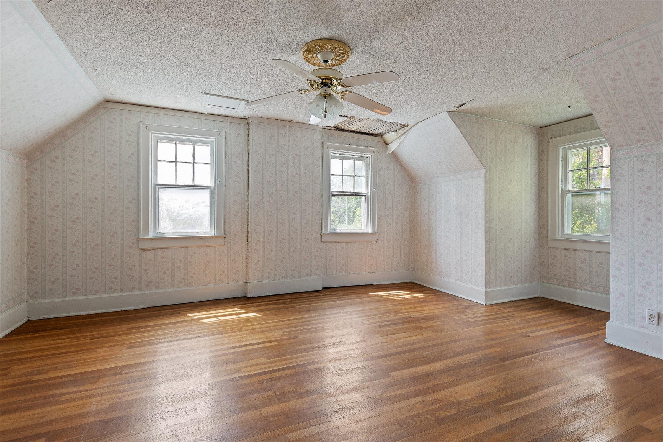 Chattanooga, Tennessee 37411, United States, 4 Bedrooms Bedrooms, ,3 BathroomsBathrooms,Residential,Active,124075