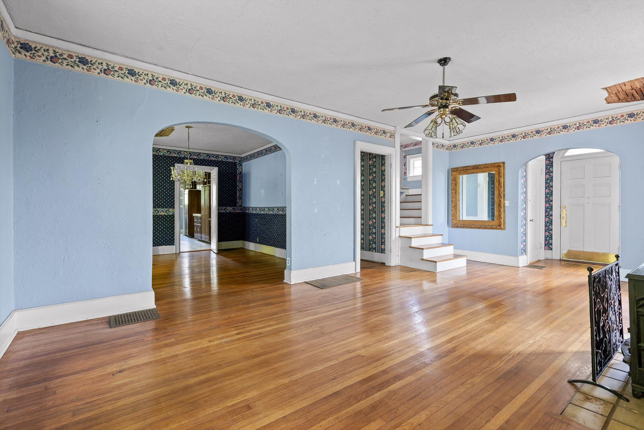 Chattanooga, Tennessee 37411, United States, 4 Bedrooms Bedrooms, ,3 BathroomsBathrooms,Residential,Active,124075