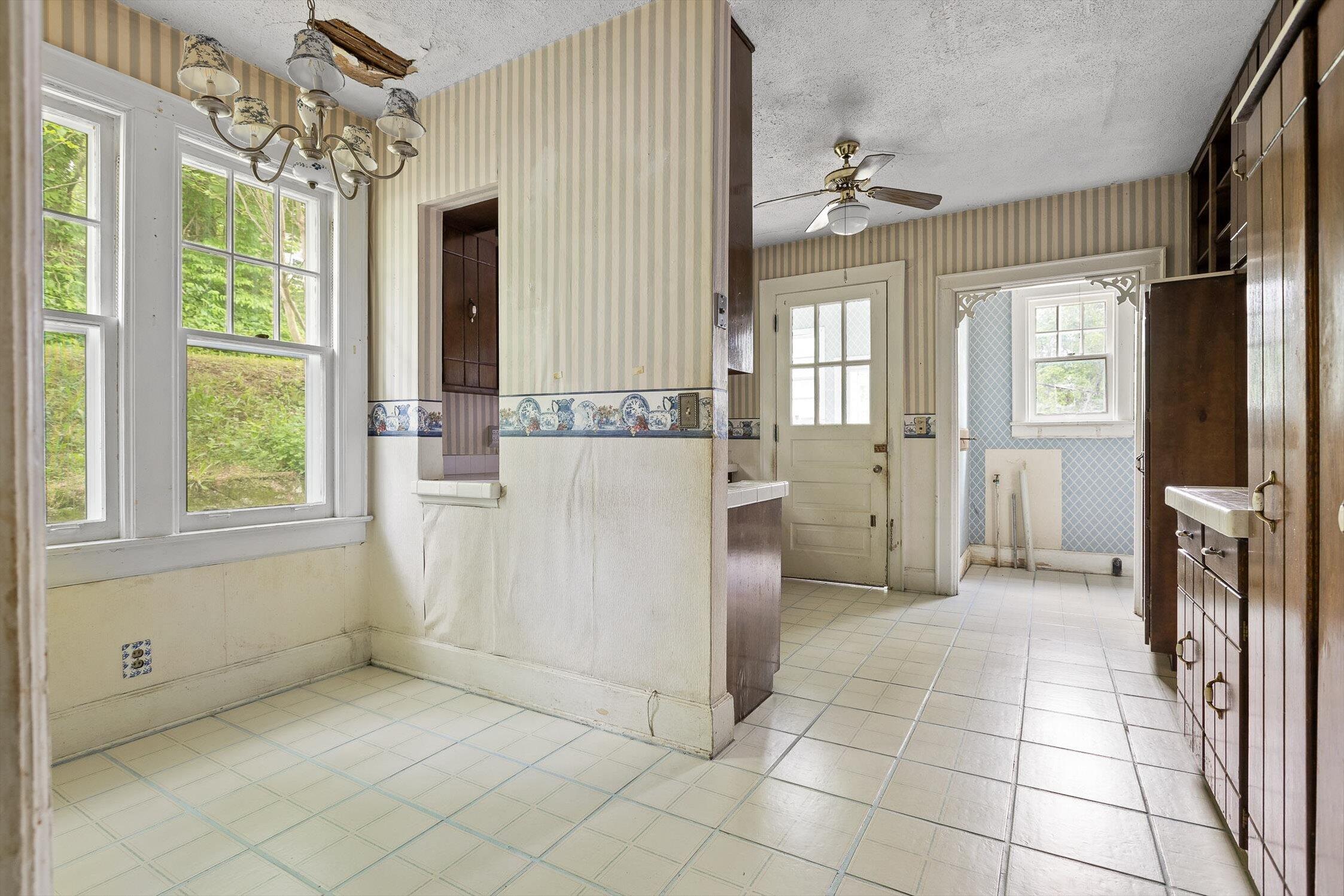 Chattanooga, Tennessee 37411, United States, 4 Bedrooms Bedrooms, ,3 BathroomsBathrooms,Residential,Active,124075