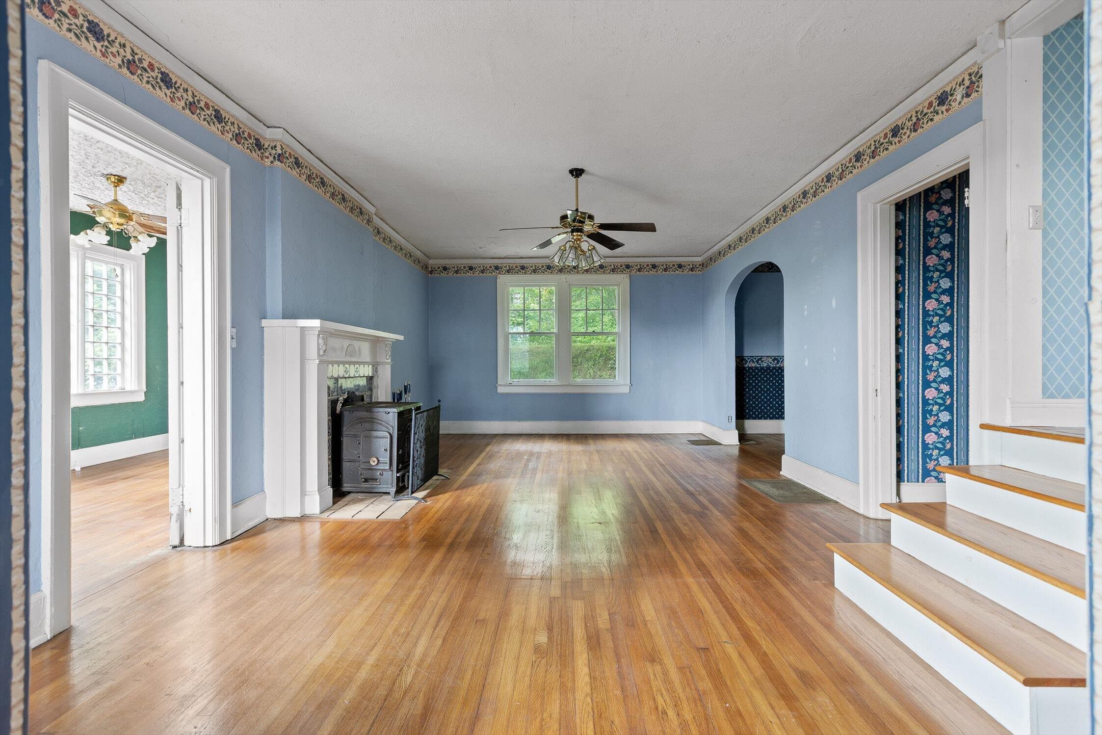 Chattanooga, Tennessee 37411, United States, 4 Bedrooms Bedrooms, ,3 BathroomsBathrooms,Residential,Active,124075