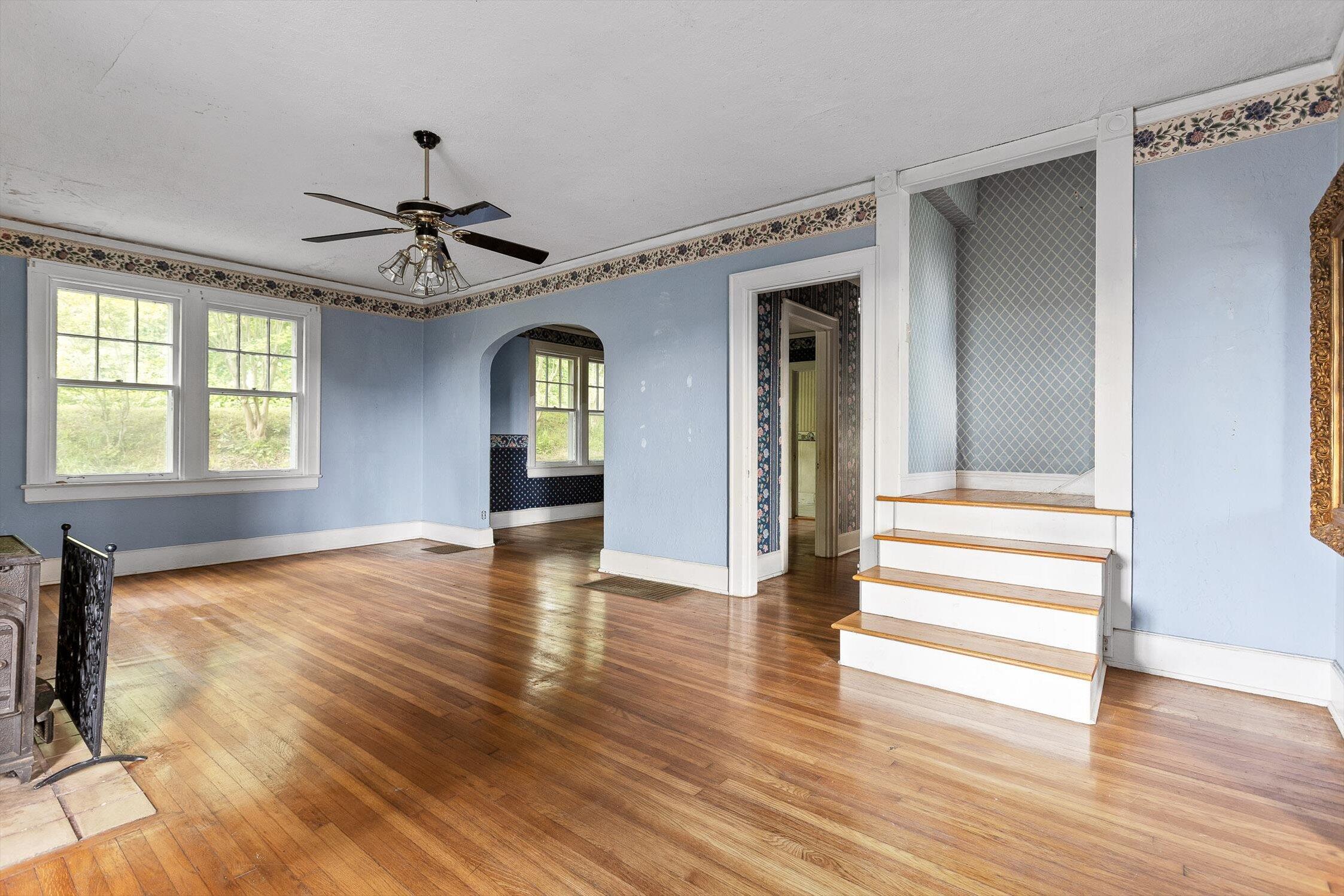 Chattanooga, Tennessee 37411, United States, 4 Bedrooms Bedrooms, ,3 BathroomsBathrooms,Residential,Active,124075