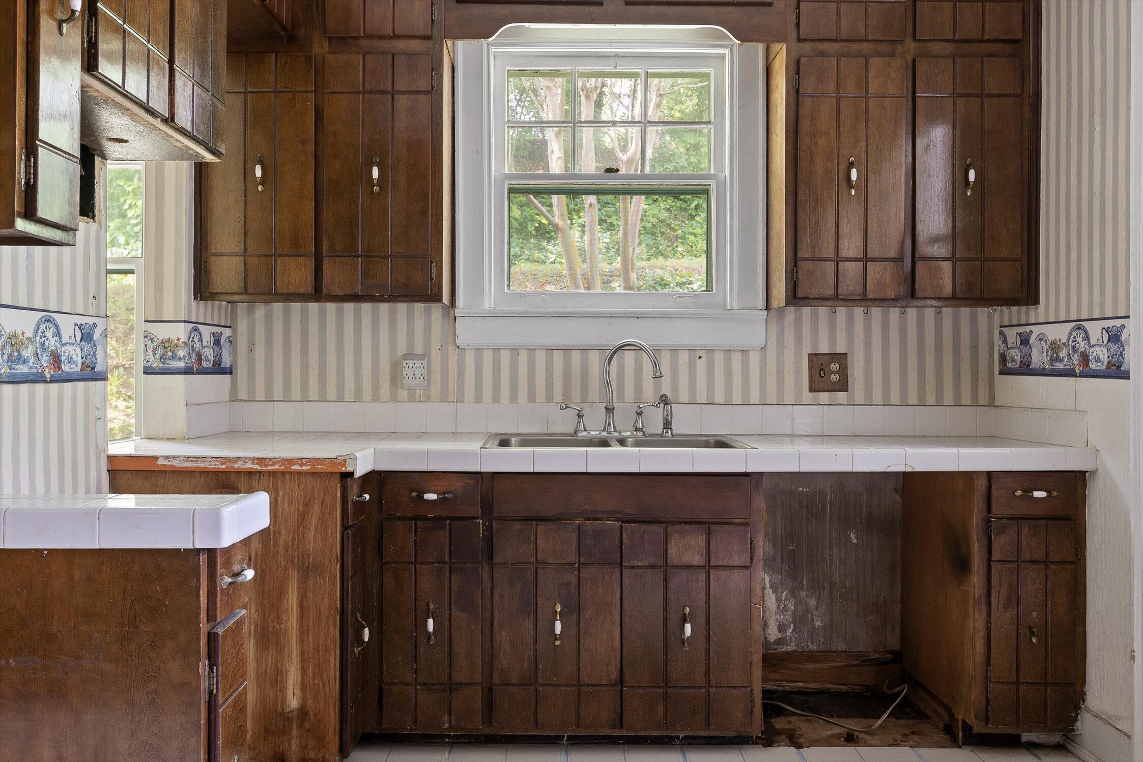 Chattanooga, Tennessee 37411, United States, 4 Bedrooms Bedrooms, ,3 BathroomsBathrooms,Residential,Active,124075