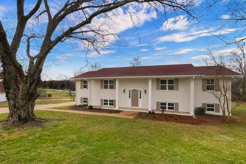 Photo of 9512 Heathwood Drive, Ooltewah, TN 37363 (MLS # 1528523)