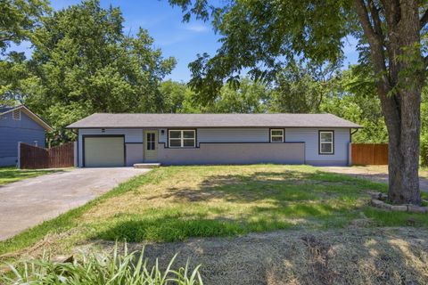 Photo of 7713 Canyon Drive, Chattanooga, TN 37416 (MLS # 1536452)