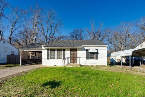 Photo of 713 Richmond Avenue, Rossville, GA 30741 (MLS # 1526497)