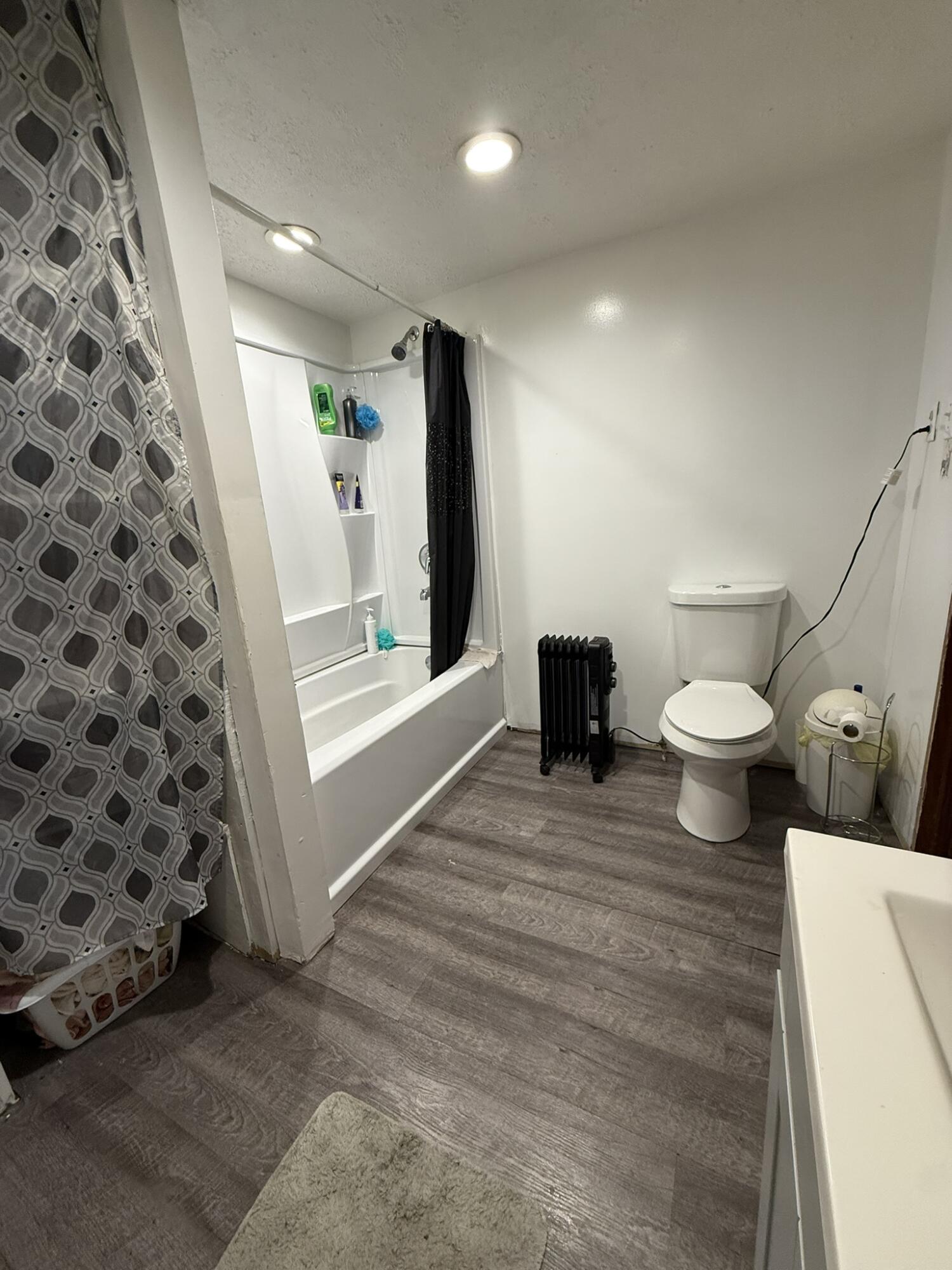 Flat Rock, Alabama 35966, United States, 3 Bedrooms Bedrooms, ,1 BathroomBathrooms,Residential,Active,244960