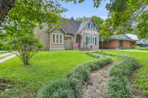 Photo of 3440 Alta Vista Drive, Chattanooga, TN 37411 (MLS # 1518807)