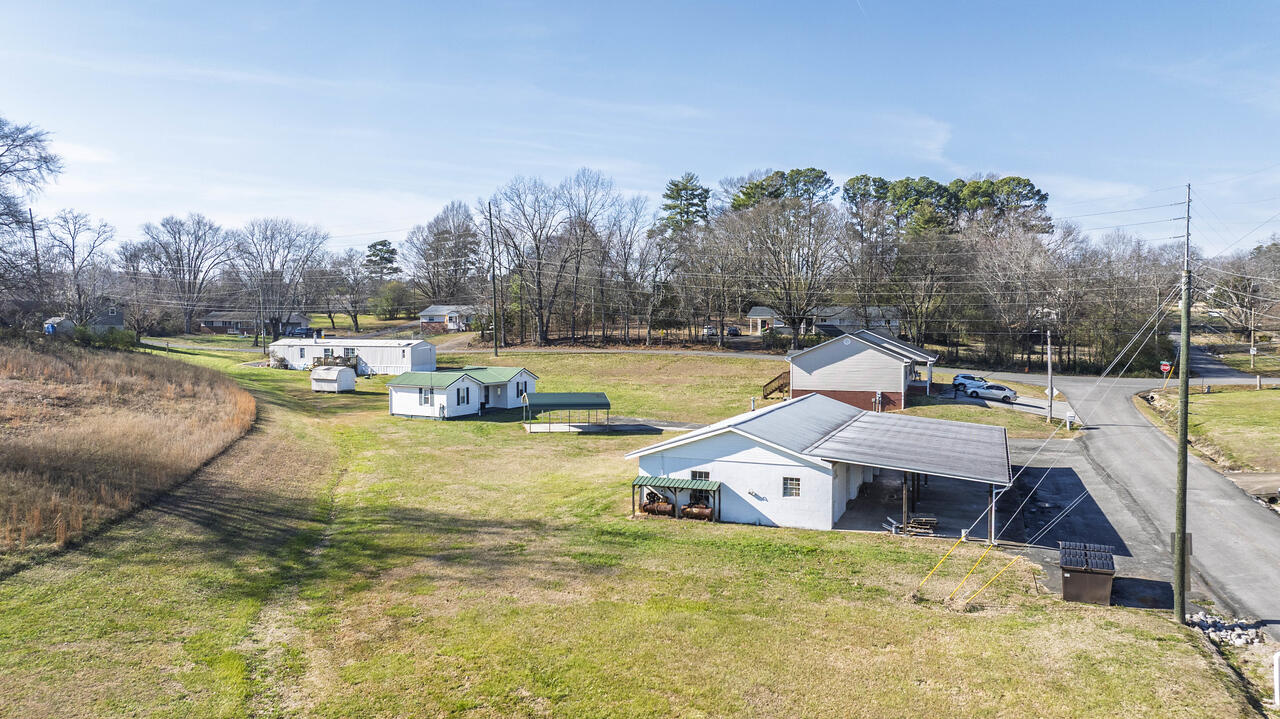 2402/2398 Rodney Drive SE