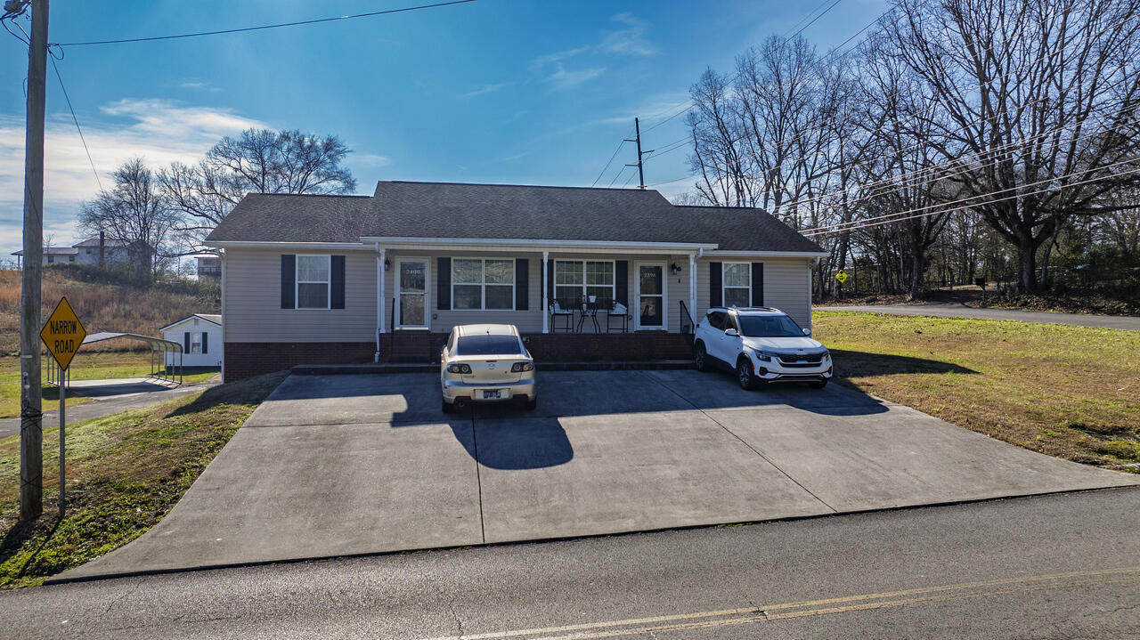 2402/2398 Rodney Drive SE