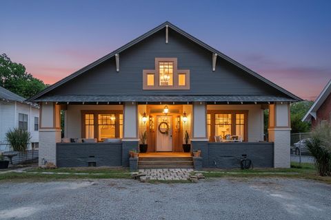 Photo of 4620 Saint Elmo Avenue, Chattanooga, TN 37409 (MLS # 1520234)