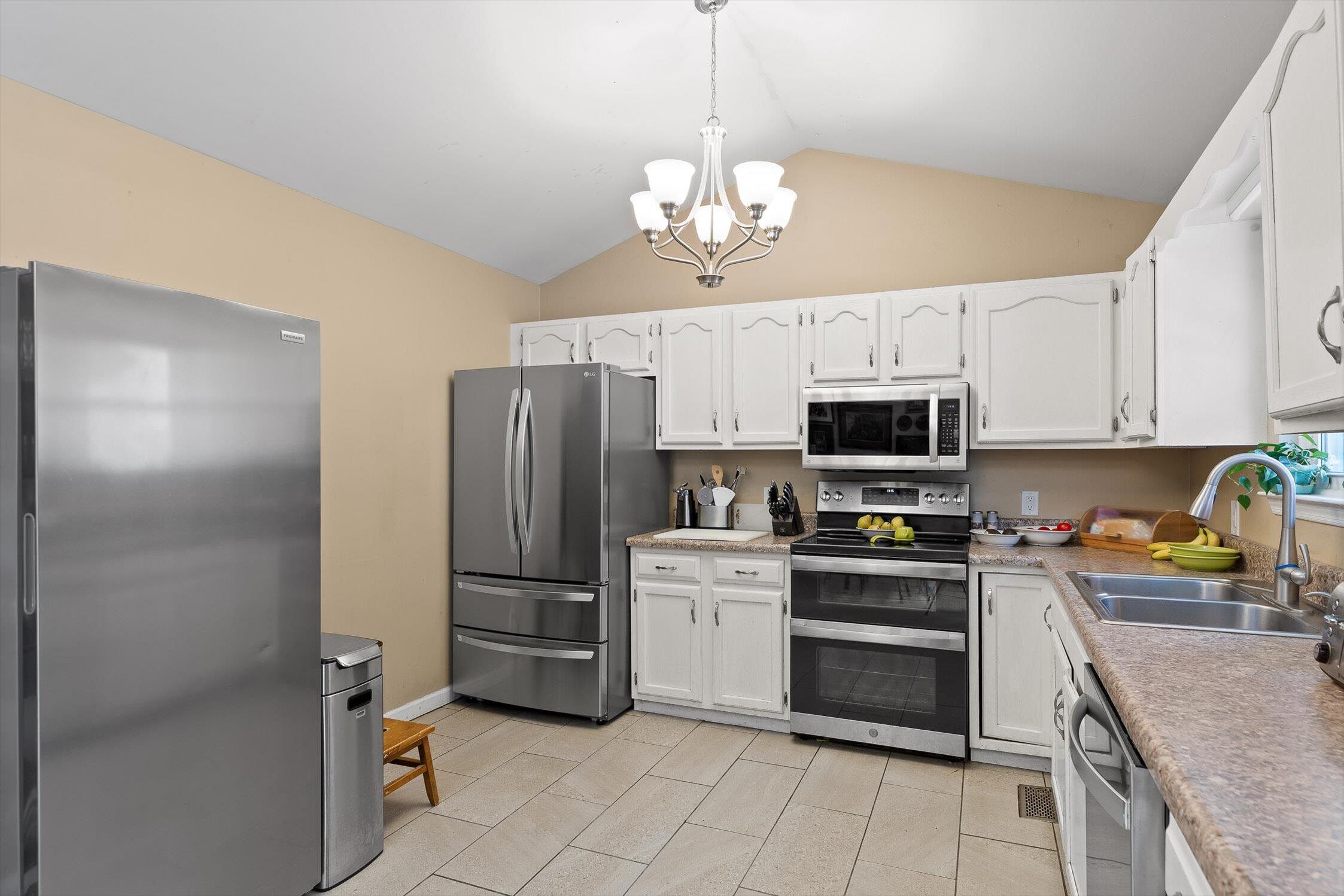 Flintstone, Georgia 30725, United States, 3 Bedrooms Bedrooms, ,2 BathroomsBathrooms,Residential,Pending,250246