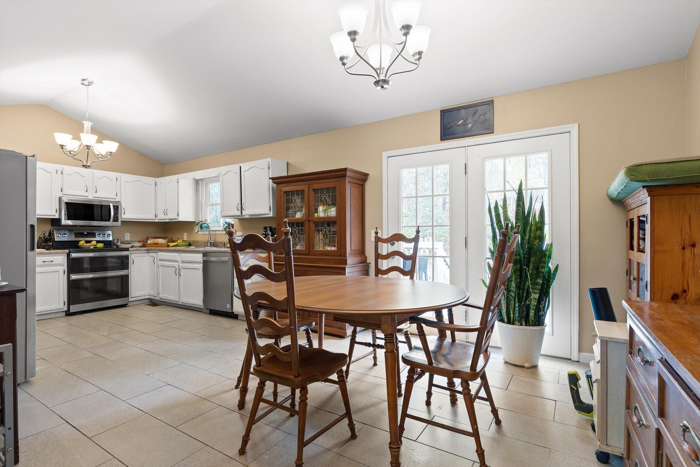 Flintstone, Georgia 30725, United States, 3 Bedrooms Bedrooms, ,2 BathroomsBathrooms,Residential,Pending,250246