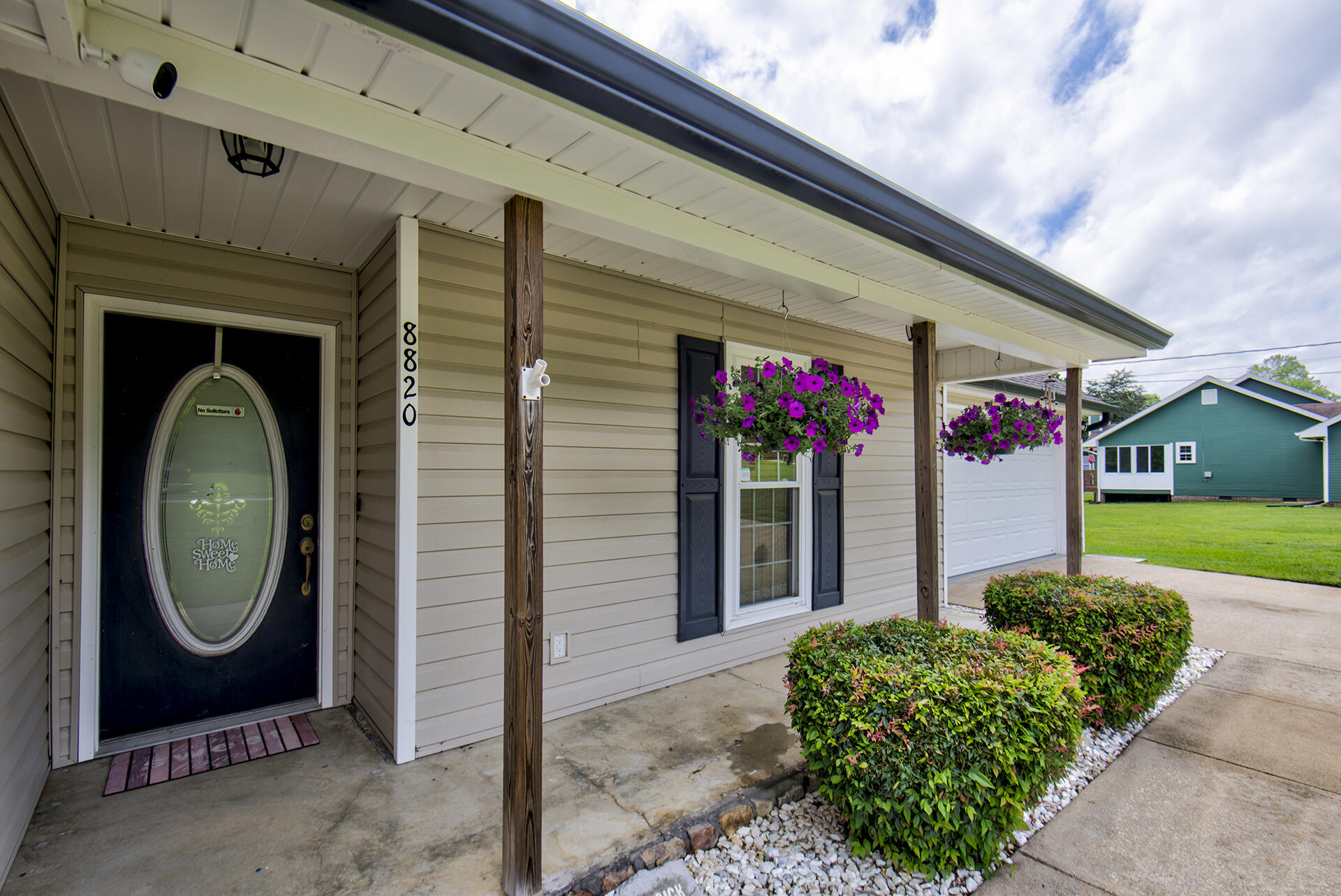 8820 Forest Pond Drive, Harrison, Tennessee image 2