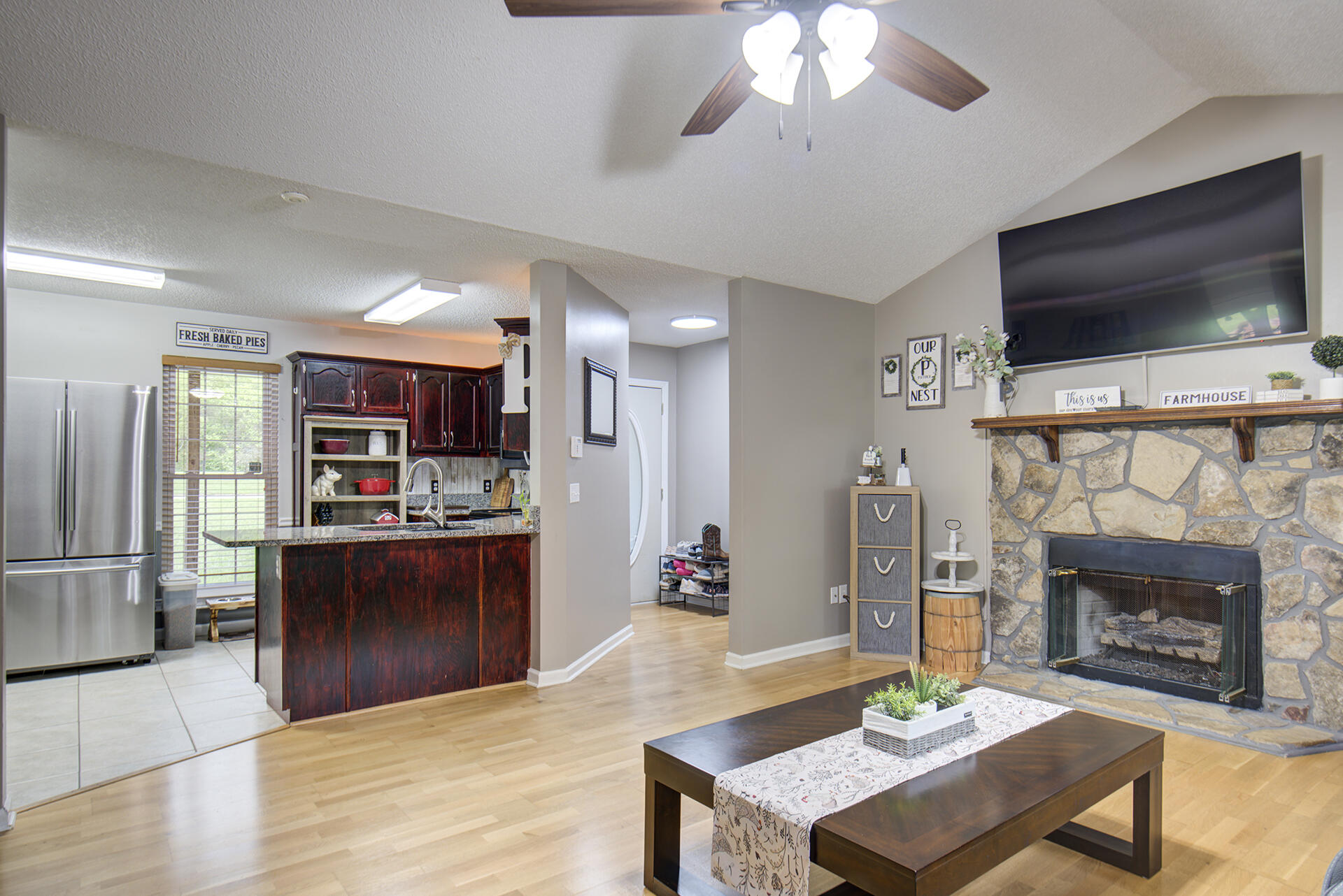 8820 Forest Pond Drive, Harrison, Tennessee image 3