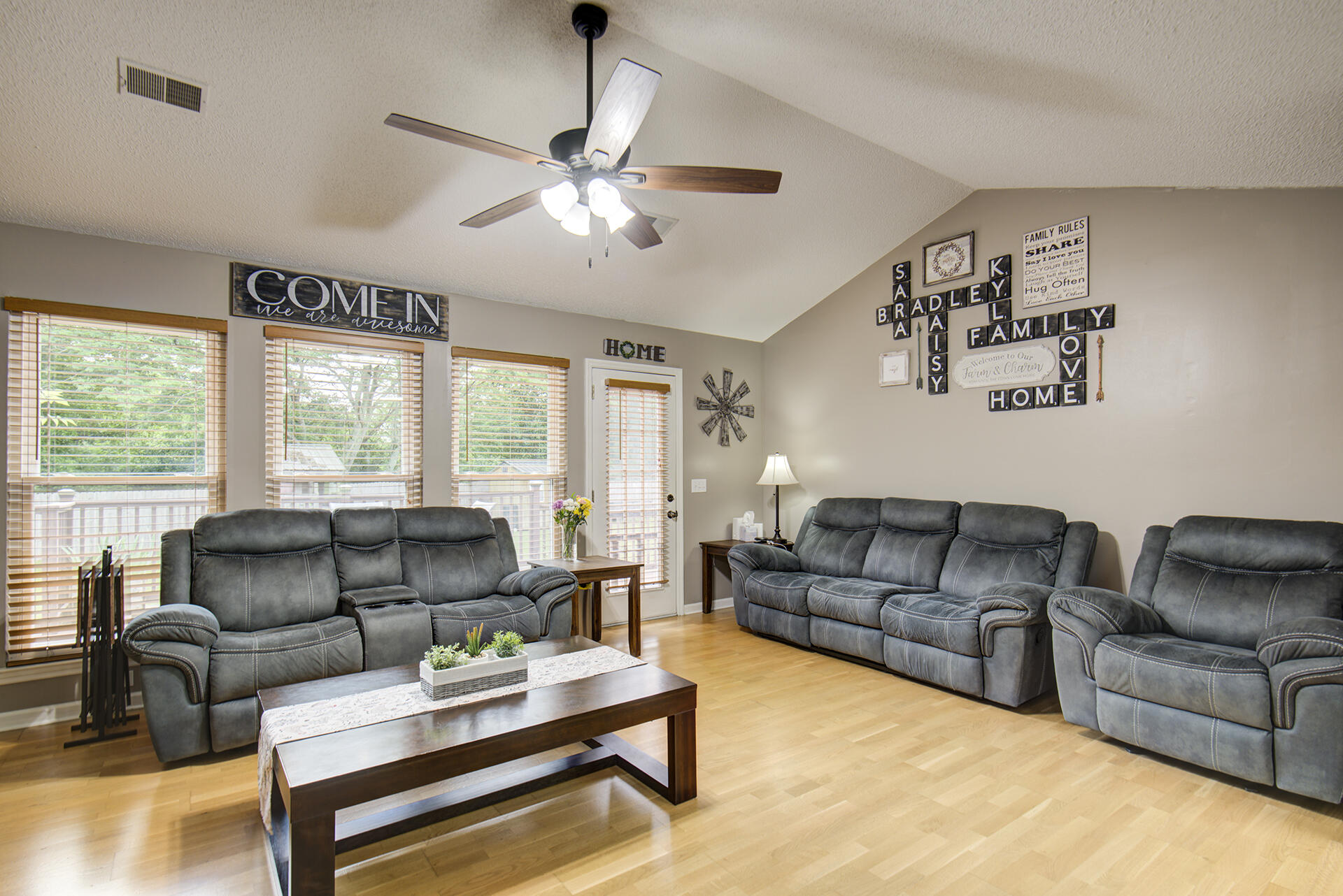 8820 Forest Pond Drive, Harrison, Tennessee image 5