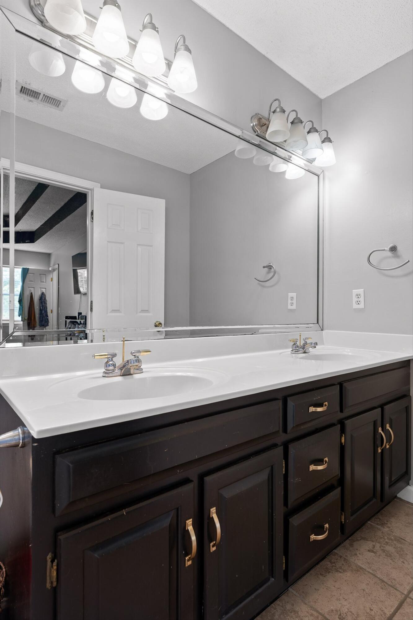 Ringgold, Georgia 30736, United States, 3 Bedrooms Bedrooms, ,3 BathroomsBathrooms,Residential,Active,147827