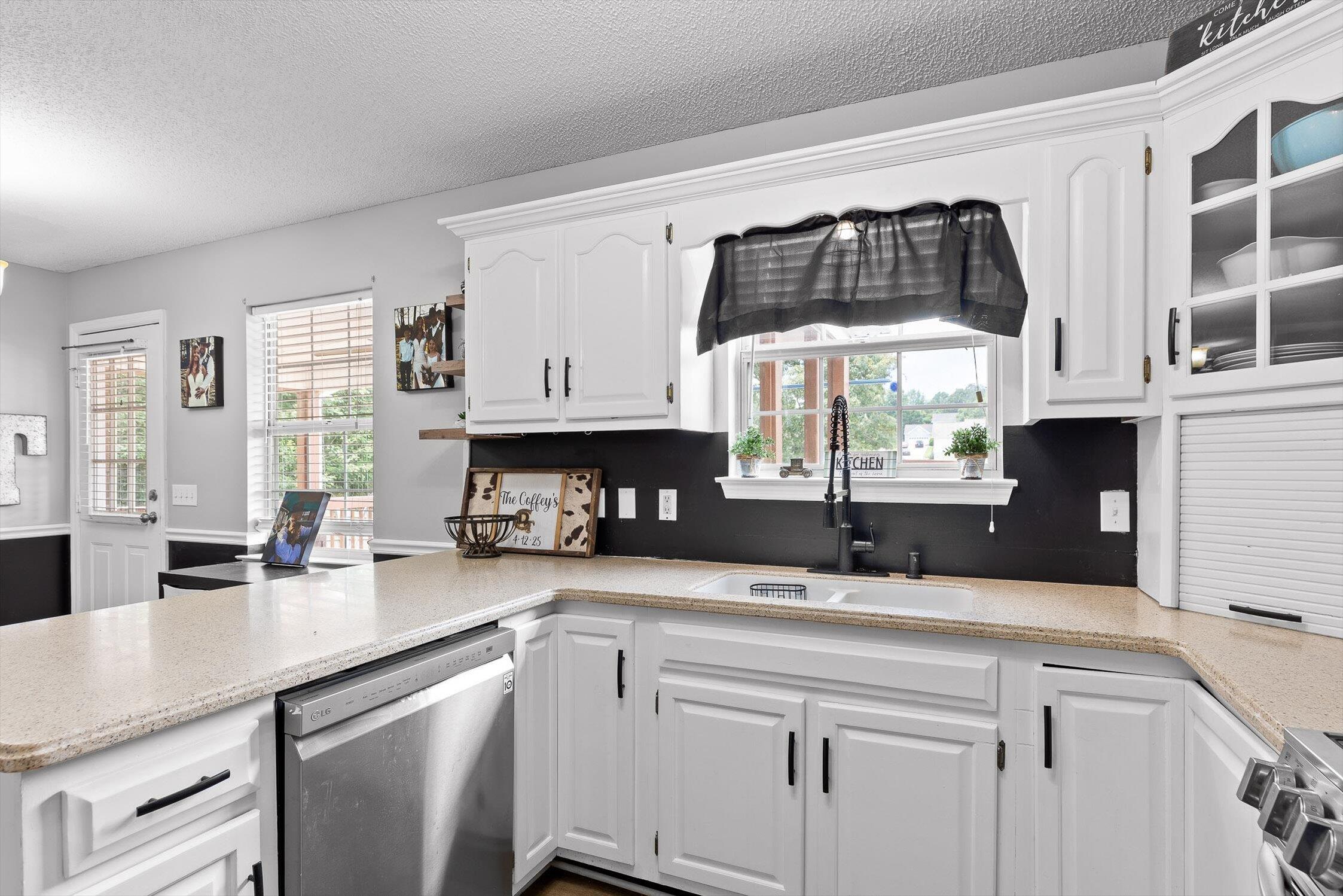 Ringgold, Georgia 30736, United States, 3 Bedrooms Bedrooms, ,3 BathroomsBathrooms,Residential,Active,147827