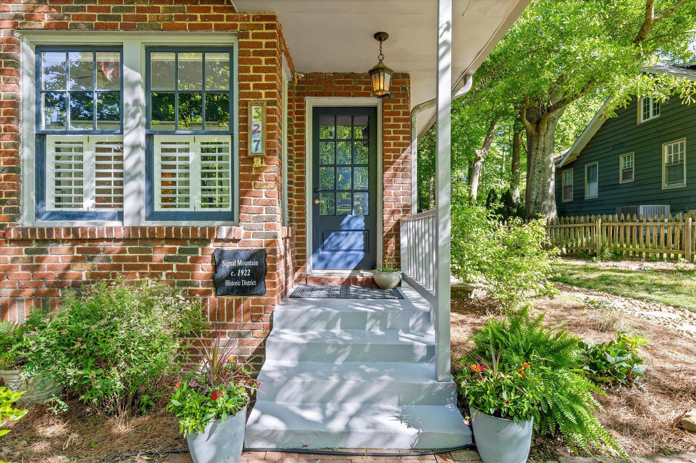 327 James Boulevard