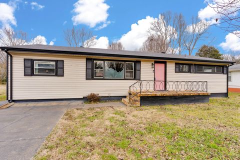 Photo of 5413 Weaver Street, Chattanooga, TN 37412 (MLS # 1528160)