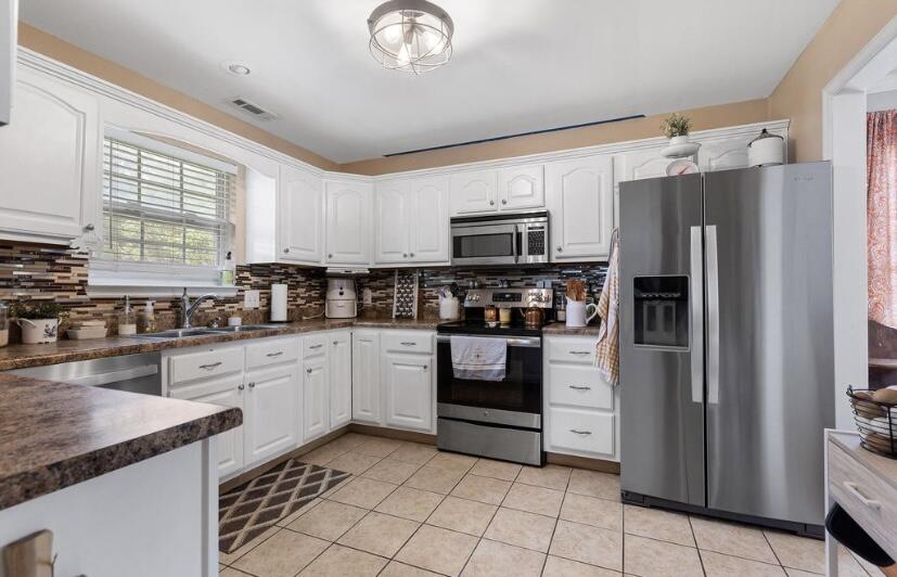 647 Peachtree Circle