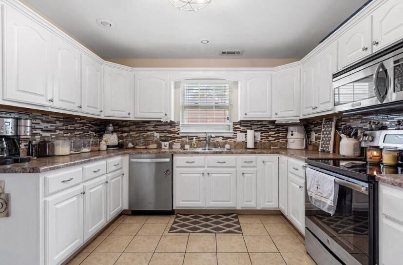 647 Peachtree Circle