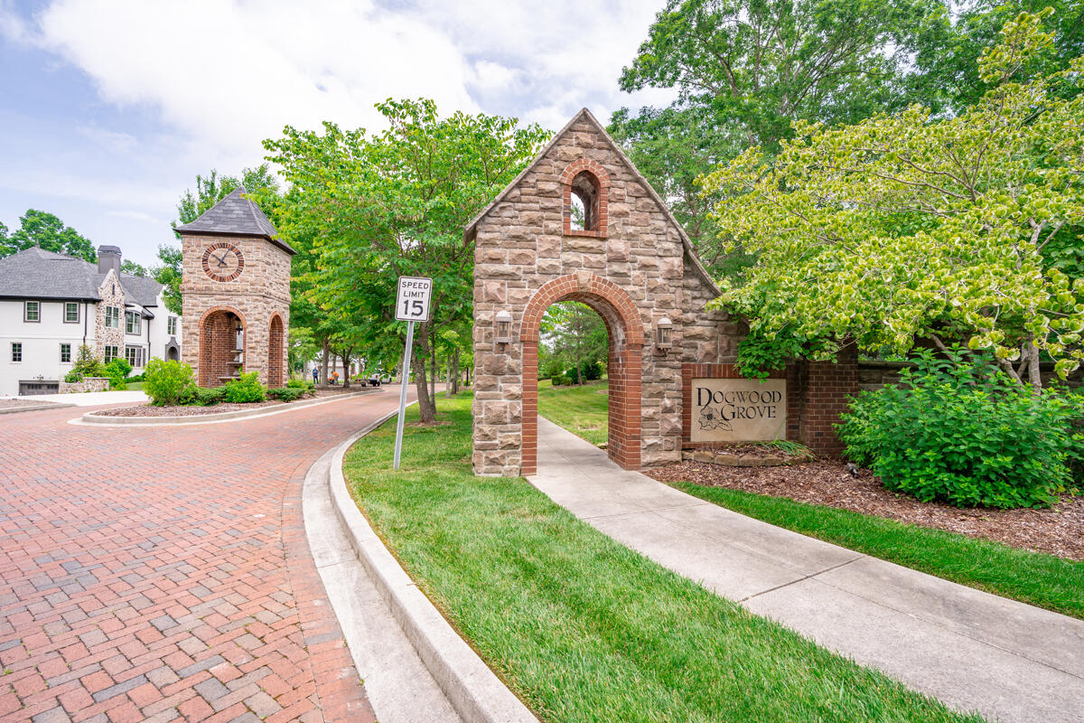 2324 Dogwood Grove Circle