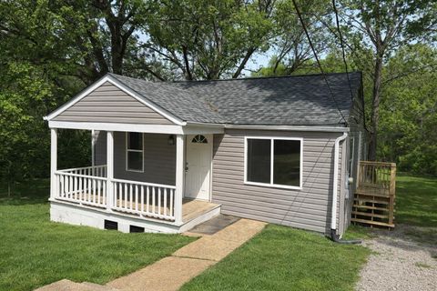 Photo of 2737 Harrison Pike, Chattanooga, TN 37406 (MLS # 1532145)