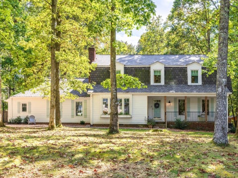 Photo of 4 Windy Way, Signal Mountain, TN 37377 (MLS # 1544040)