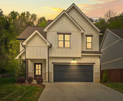 Photo of 637 Lullwater Road, Chattanooga, TN 37405 (MLS # 1531765)