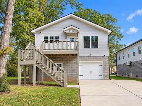 Photo of 5913 Welworth Avenue, Chattanooga, TN 37412 (MLS # 1545307)