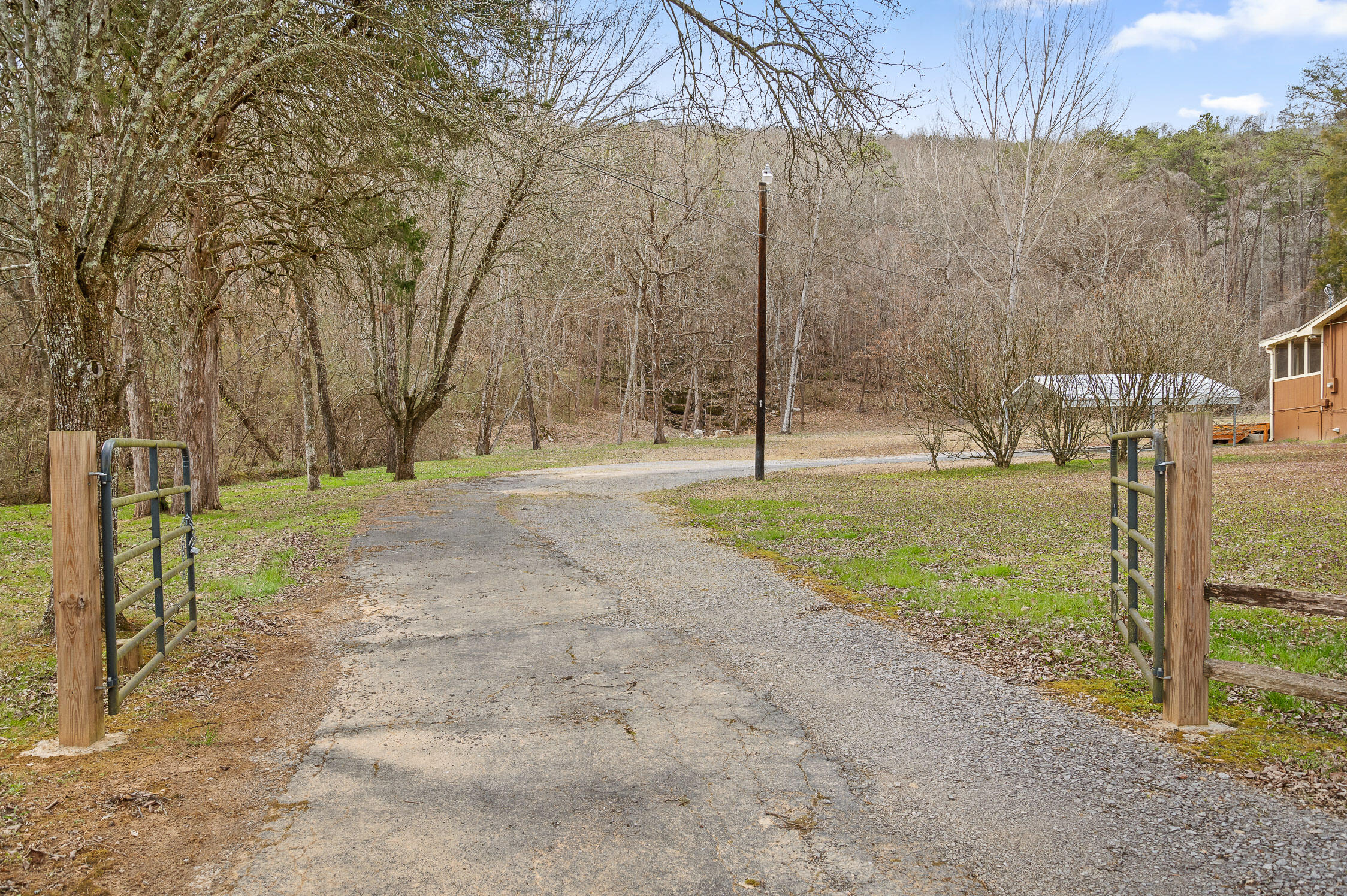 848 Back Valley Road, Trenton, Georgia image 5