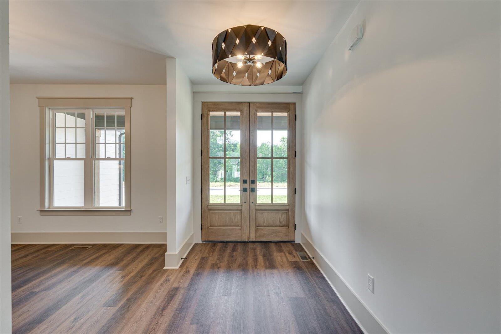 7104 Paxton Circle