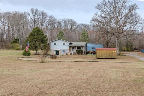 Photo of 149 Greenbriar Road, Sweetwater, TN 37874 (MLS # 1524778)
