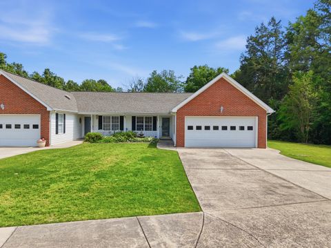 Photo of 146 Flagstone Drive, Rossville, GA 30741 (MLS # 1534261)