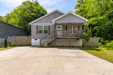 Photo of 619 Cascade Drive, Dalton, GA 30720 (MLS # 1534176)