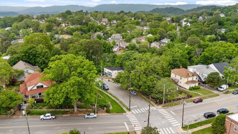 Tiny photo for 835 Tremont Street, Chattanooga, TN 37405 (MLS # 1523999)