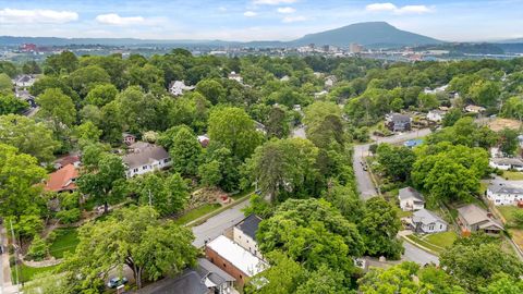 Tiny photo for 835 Tremont Street, Chattanooga, TN 37405 (MLS # 1523999)