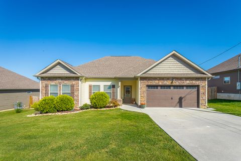 Photo of 351 Franklin Circle, Fort Oglethorpe, GA 30742 (MLS # 1523270)