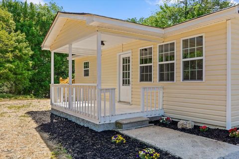 Photo of 192 Prater Lake Road NE, Calhoun, GA 30701 (MLS # 1532922)