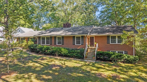 Photo of 1056 Whippoorwill Drive, Signal Mountain, TN 37377 (MLS # 1544628)