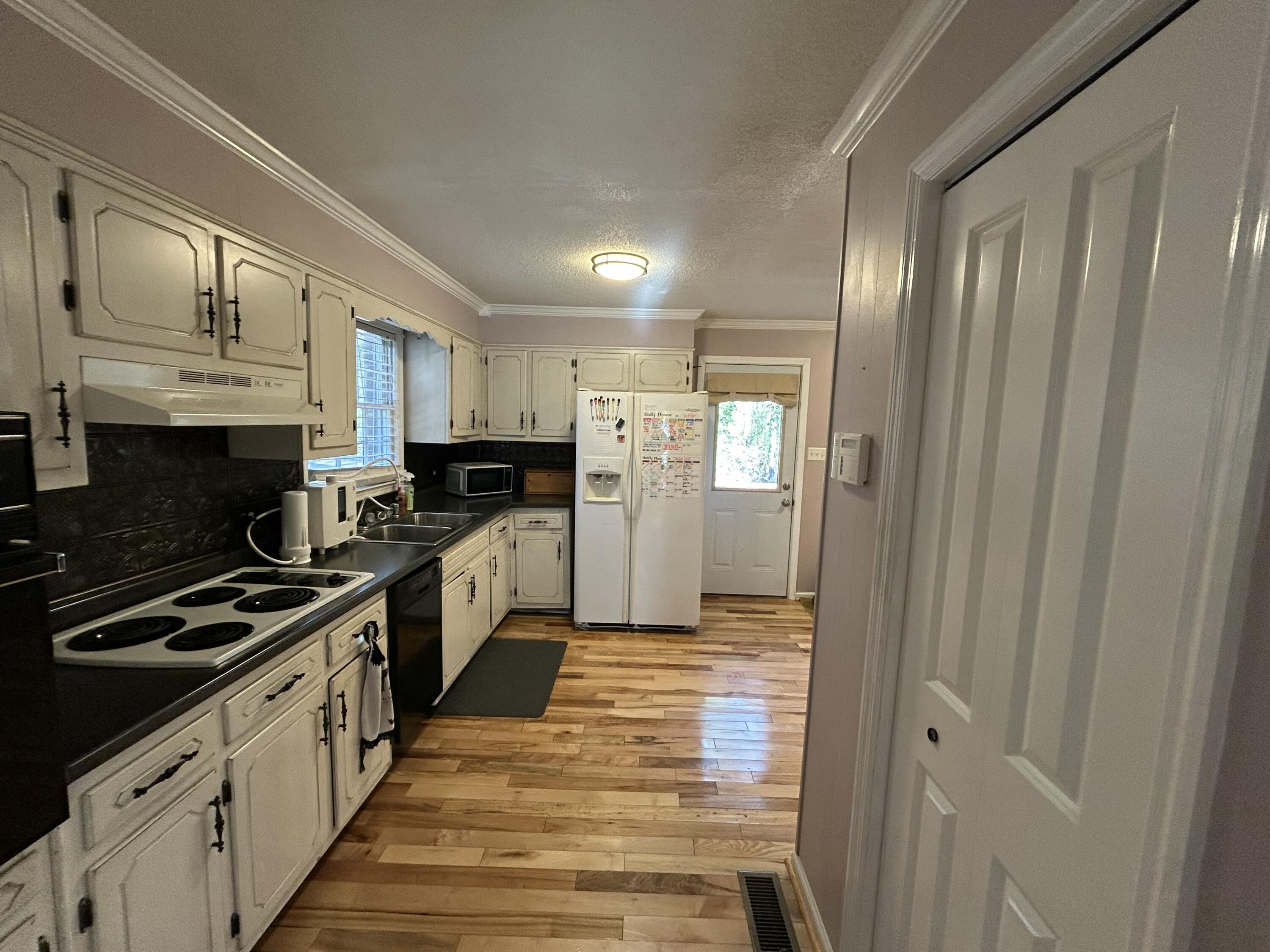 206 Hammond Drive, Summerville, Georgia image 13