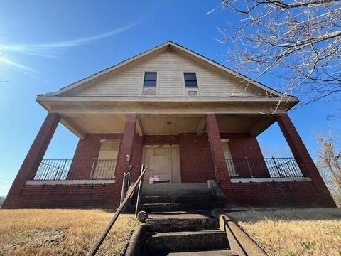 Photo of 1908 Mccallie Avenue, Chattanooga, TN 37404 (MLS # 1514220)