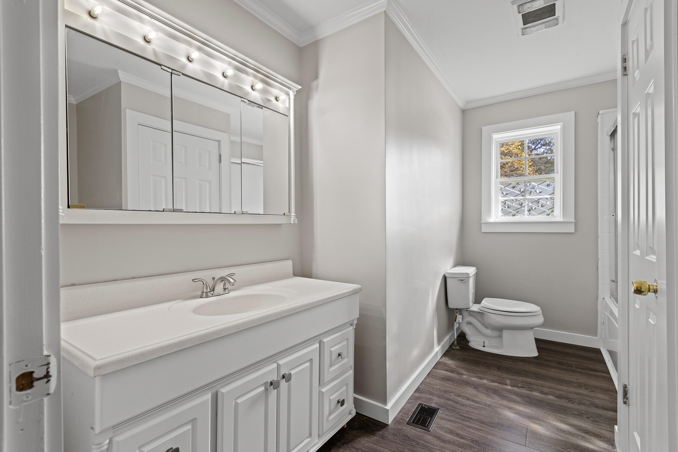 Ooltewah, Tennessee 37363, United States, 3 Bedrooms Bedrooms, ,3 BathroomsBathrooms,Residential,Contingent,40505