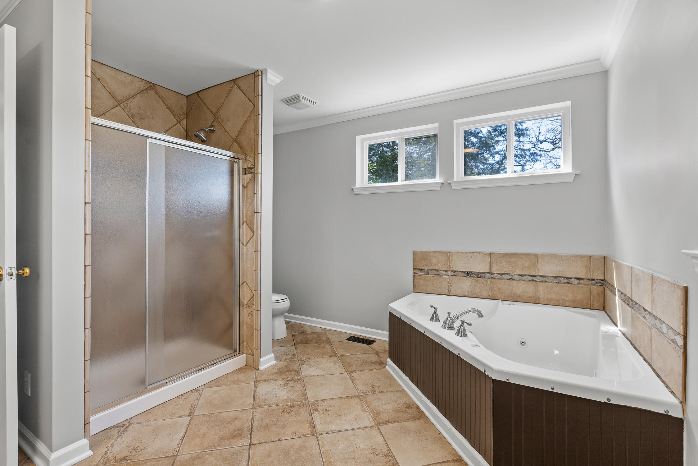 Ooltewah, Tennessee 37363, United States, 3 Bedrooms Bedrooms, ,3 BathroomsBathrooms,Residential,Contingent,40505