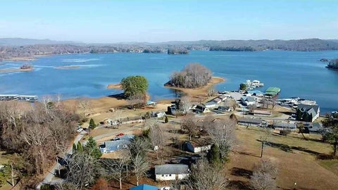 Homes For Sale - 206 Lakeshire Drive<br/> Rhea County, Spring City, TN 37381